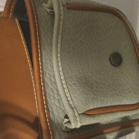 Esprit leather crossbody purse 24" drop strap to bag two pocket magnet clasp - Picture 4 of 7